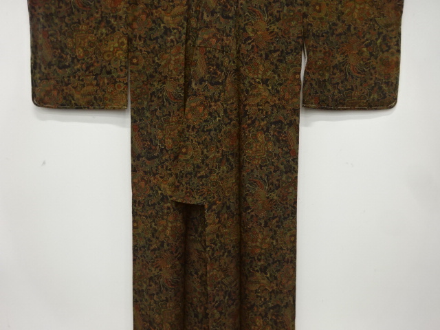  縮緬地　花鳥更紗模様　小紋着物